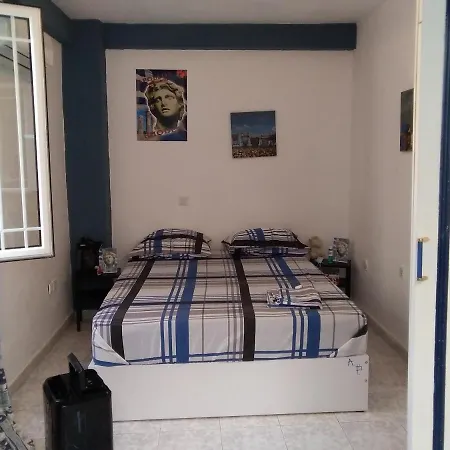 Appartement Apollon H-2 *